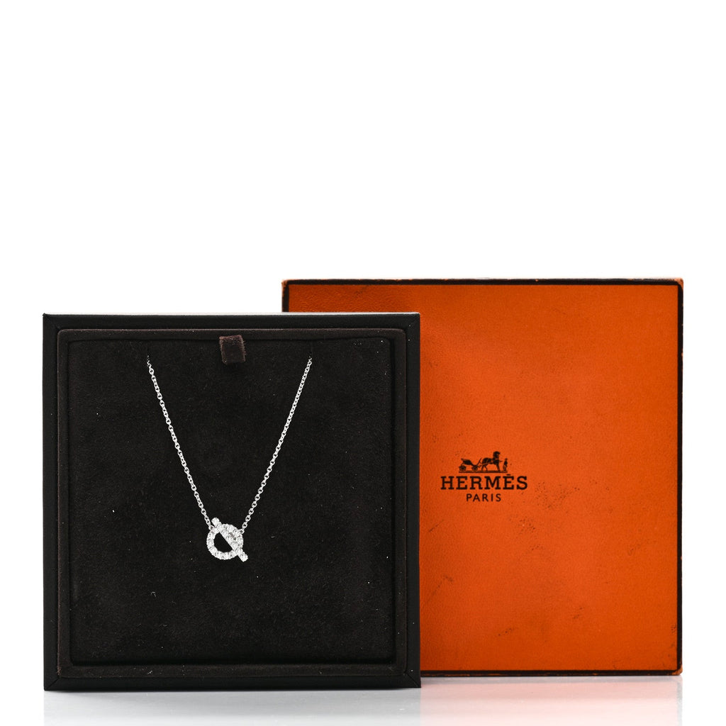 18K White Gold Diamond Finesse Pendant Necklace