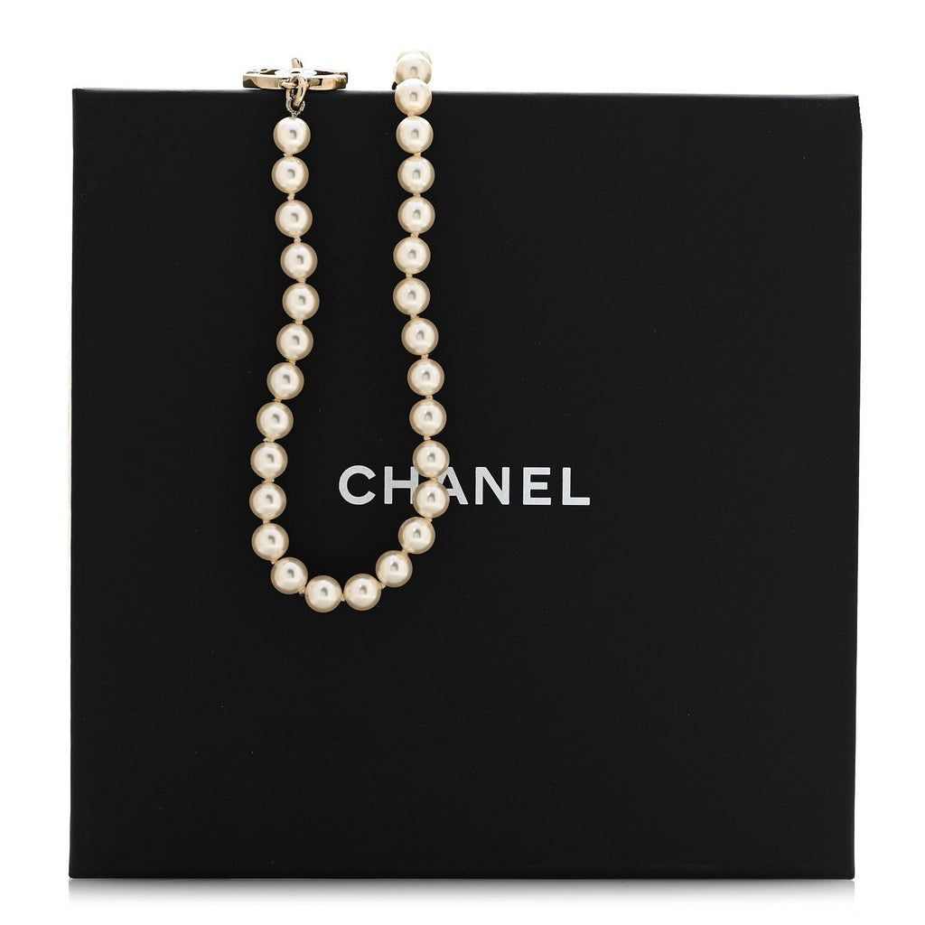 Pearl Resin CC Choker Necklace Gold White Black