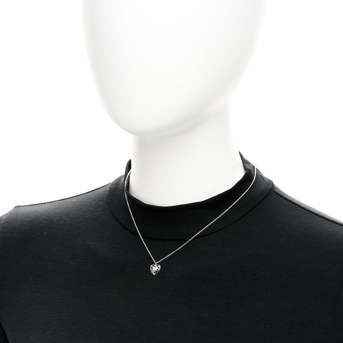 18K White Gold Diamond Cut Out Heart Pendant Necklace