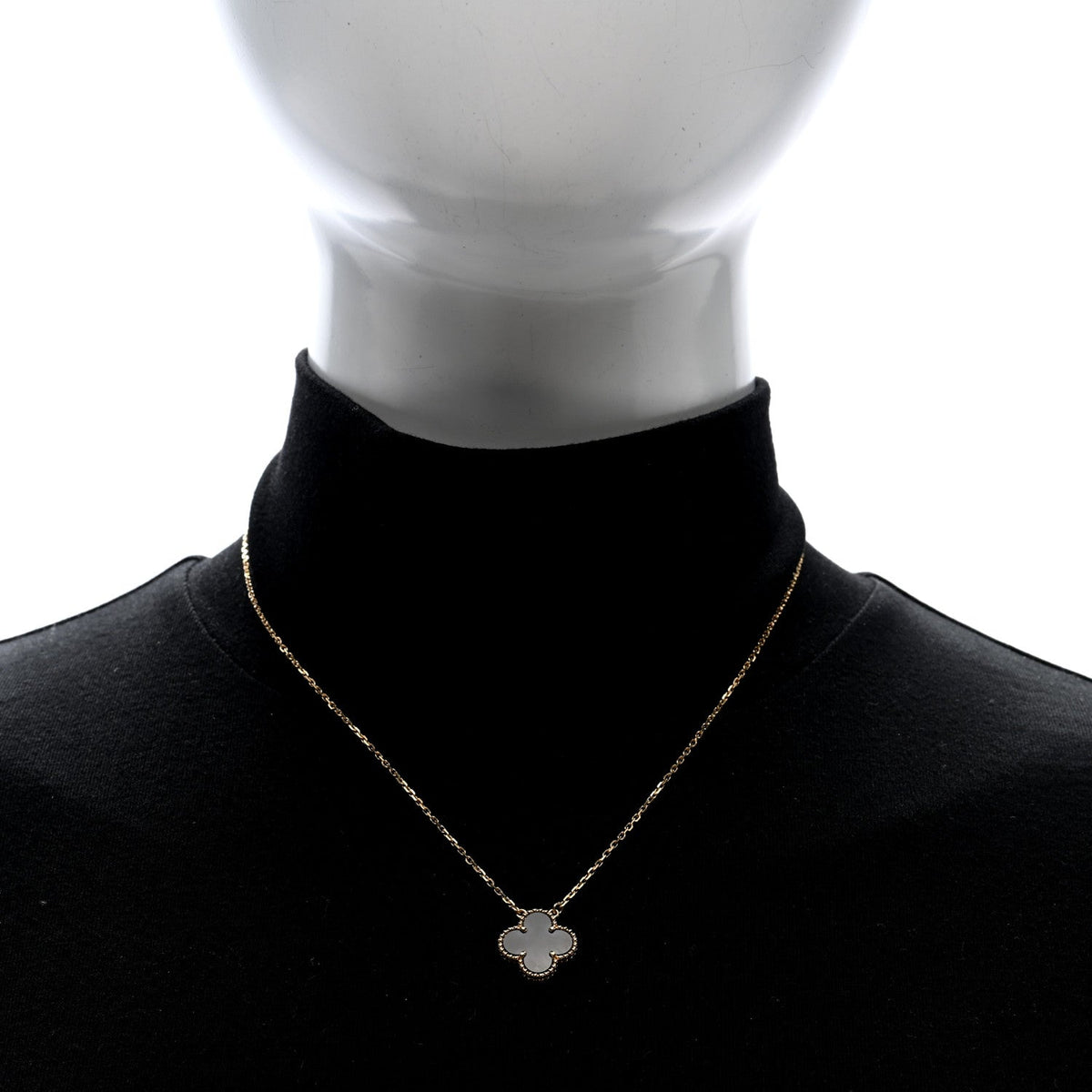 18K Yellow Gold Black Onyx Vintage Alhambra Pendant Necklace