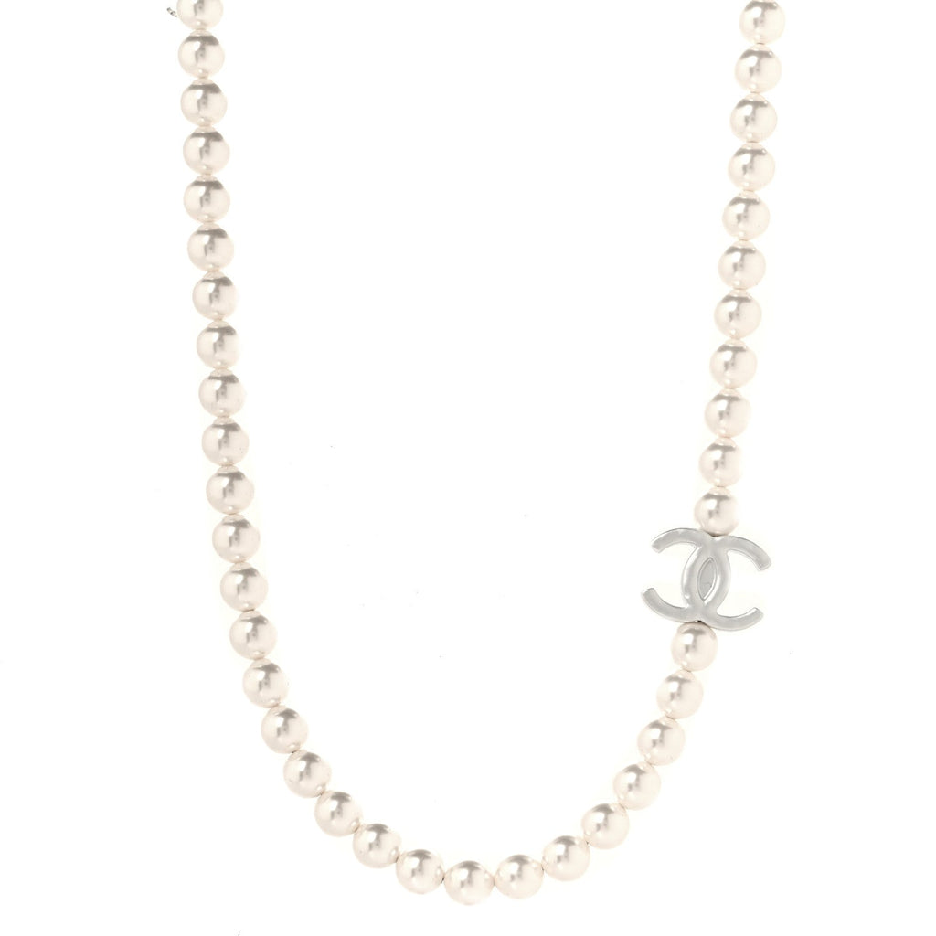 Pearl Resin CC Choker Necklace Pearly White Silver