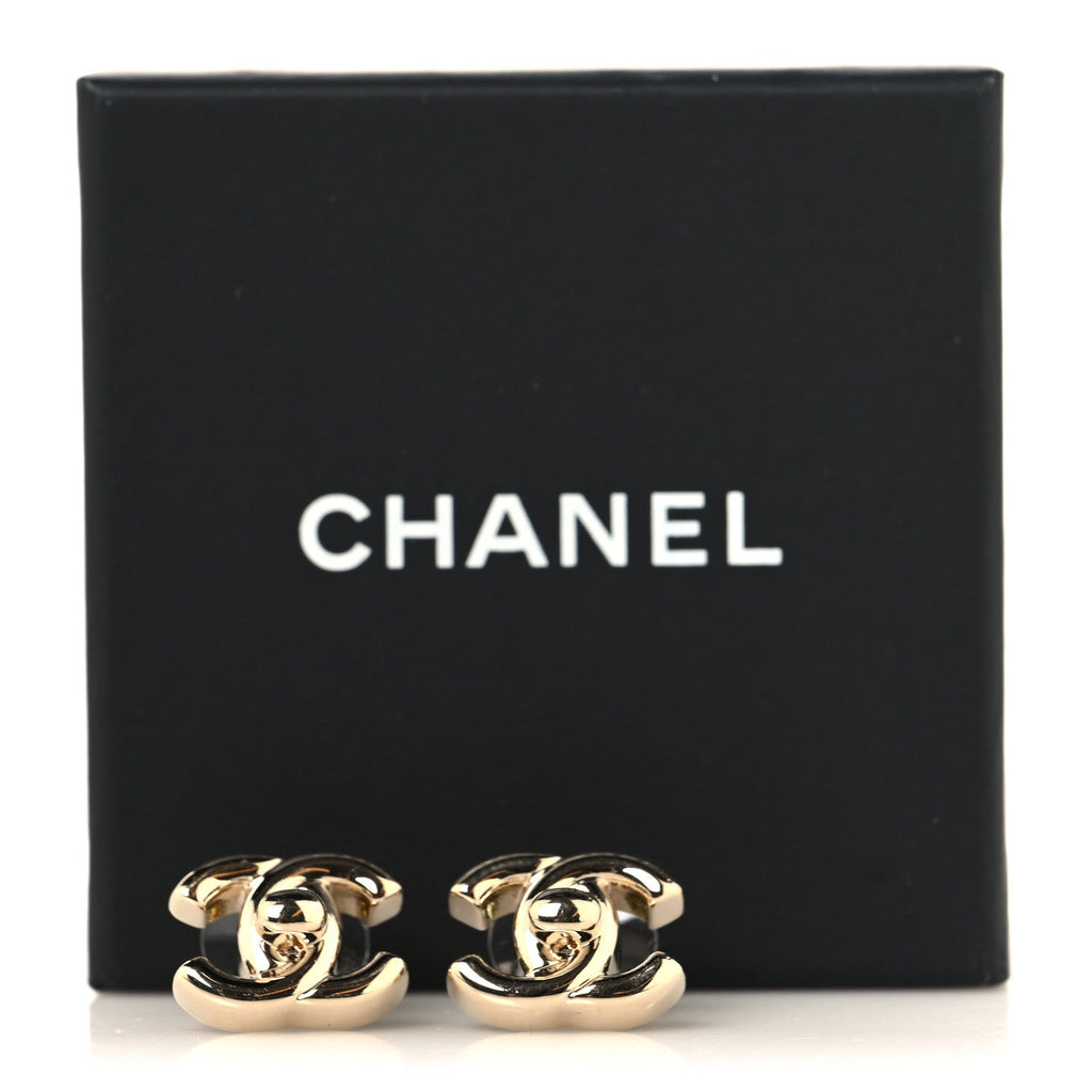 Metal CC Turnlock Earrings Gold