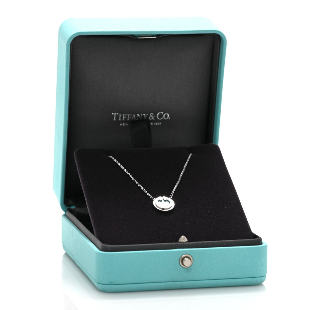 18K White Gold Turquoise T Circle Pendant Necklace