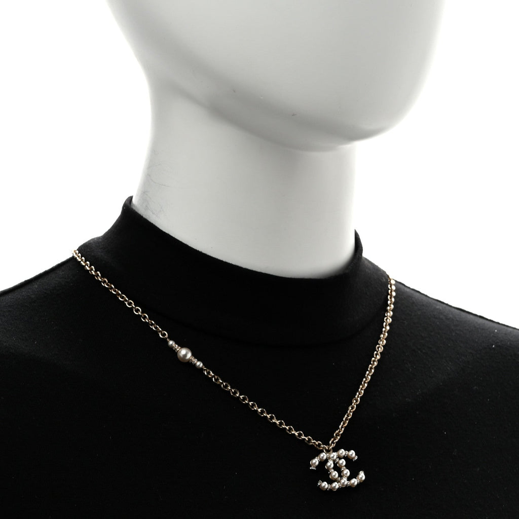 Crystal Pearl Nefertiti CC Pendant Necklace Gold