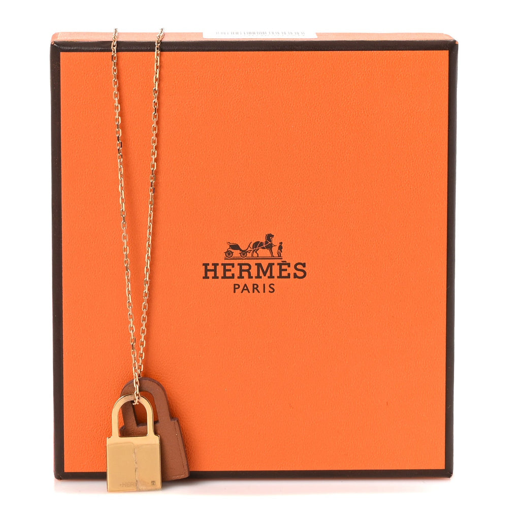 Swift Small O'Kelly Pendant Necklace Gold